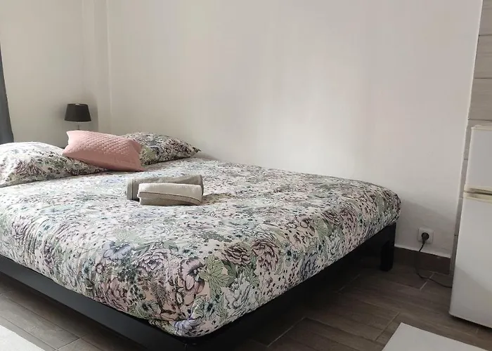 30 Dajot Studio Apartment - 01